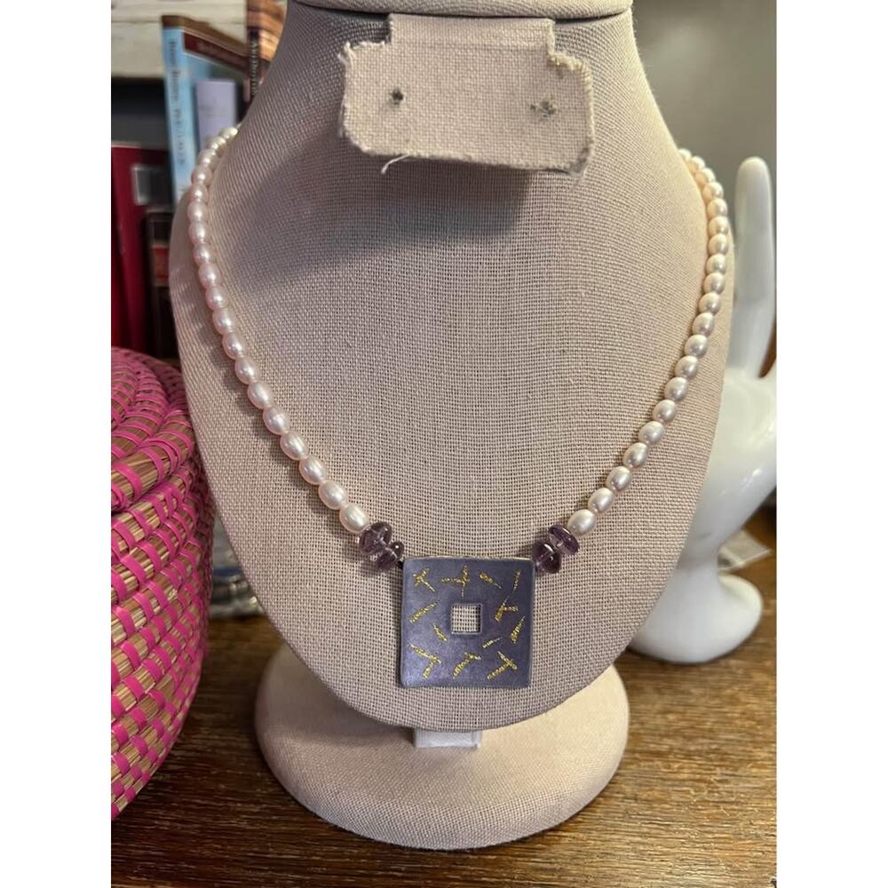 Pearl and amethyst necklace. Enamel pendant with 22 karat gold and Sterling